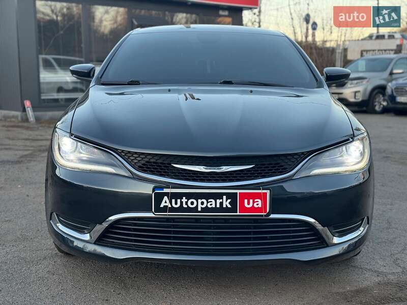 Седан Chrysler 200 2016 в Виннице