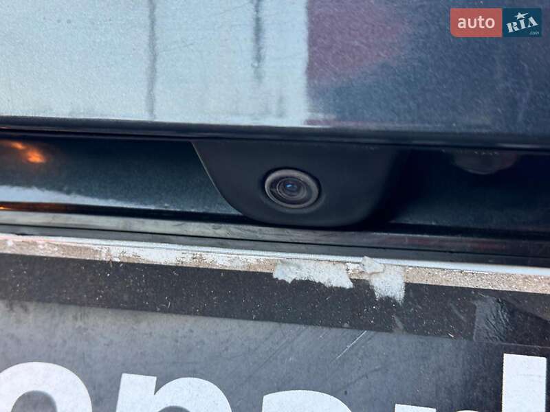 Седан Chrysler 200 2016 в Виннице