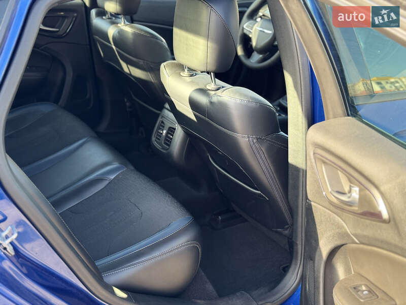 Седан Chrysler 200 2015 в Ровно фото 20 Седан Chrysler 200 2015 в Ровно