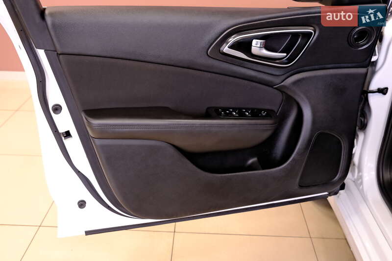 Седан Chrysler 200 2014 в Одессе