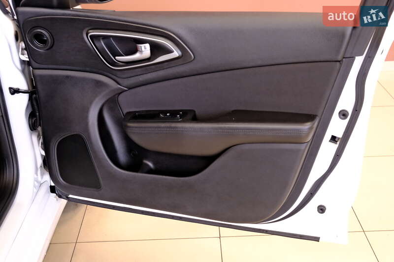 Седан Chrysler 200 2014 в Одессе