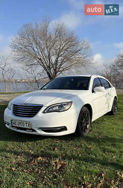 Седан Chrysler 200 2013 в Дніпрі