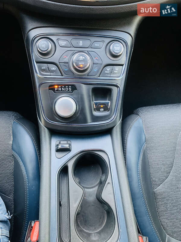 Седан Chrysler 200 2015 в Києві фото 56 Седан Chrysler 200 2015 в Києві