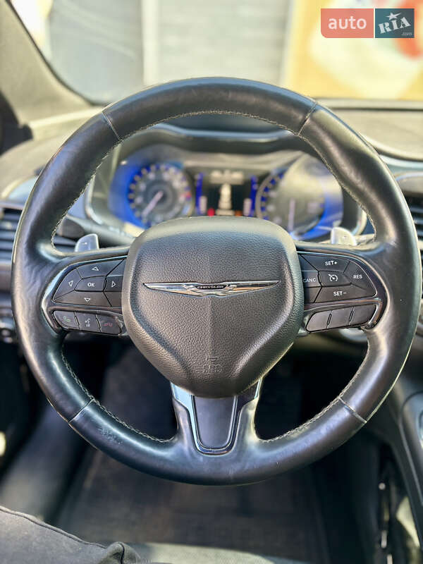 Седан Chrysler 200 2014 в Лубнах