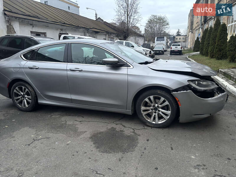 Седан Chrysler 200 2015 в Києві