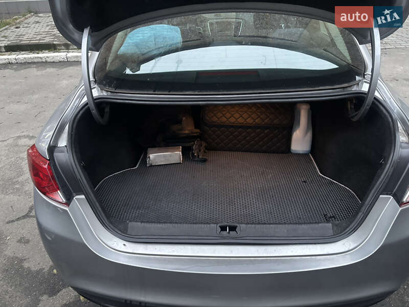 Седан Chrysler 200 2015 в Києві