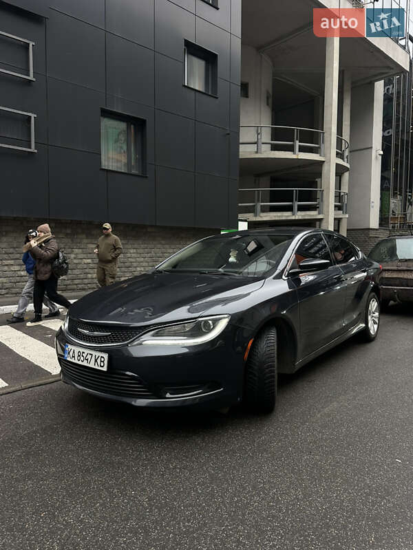 Седан Chrysler 200 2016 в Киеве