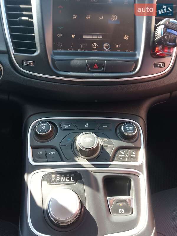 Седан Chrysler 200 2015 в Белой Церкви