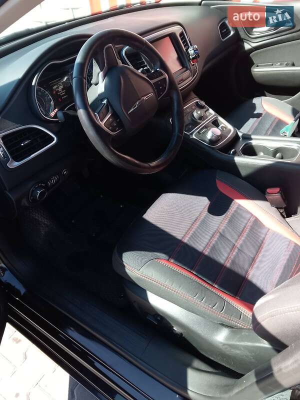 Седан Chrysler 200 2015 в Белой Церкви