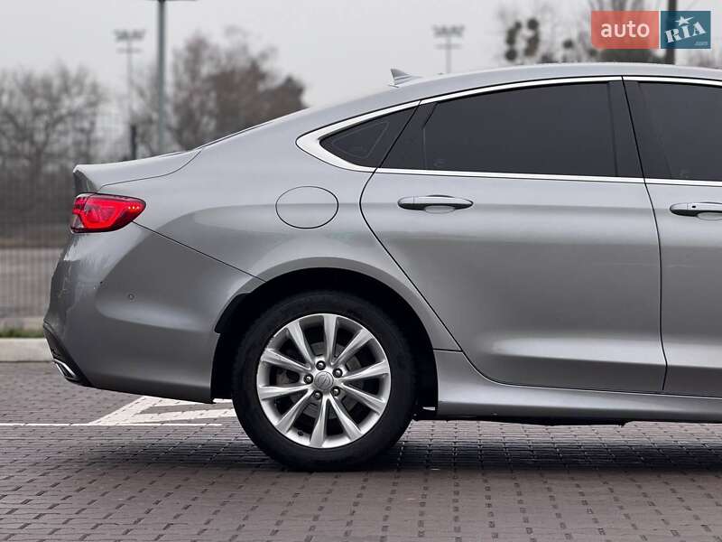 Седан Chrysler 200 2014 в Києві