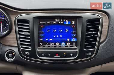 Седан Chrysler 200 2014 в Киеве