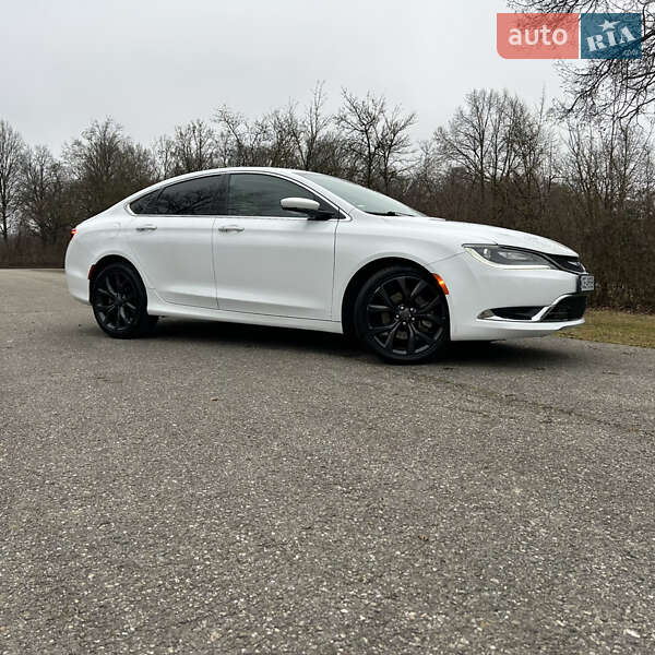 Седан Chrysler 200 2014 в Чернівцях