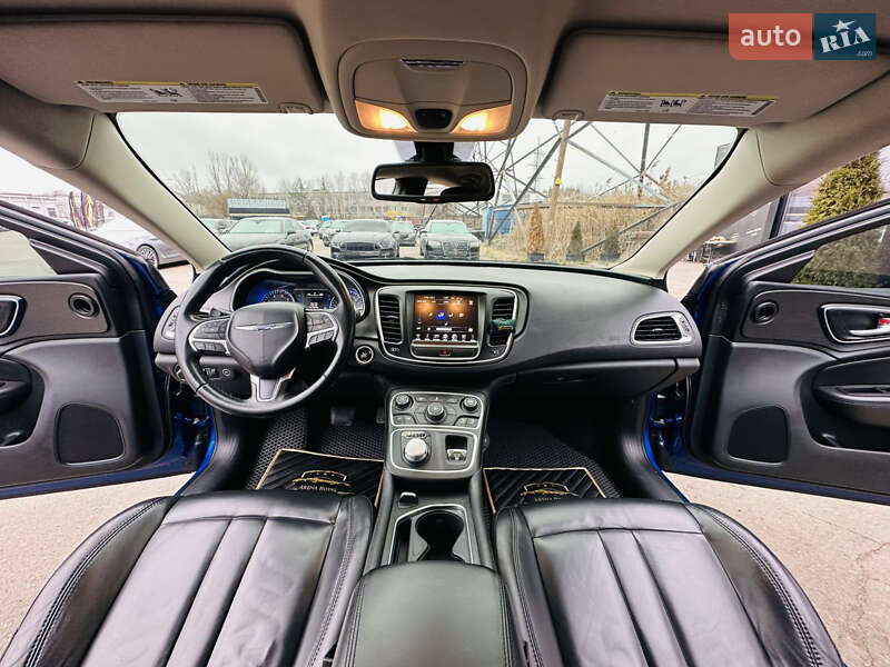 Седан Chrysler 200 2016 в Харкові