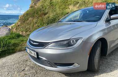 Седан Chrysler 200 2015 в Кременчуге
