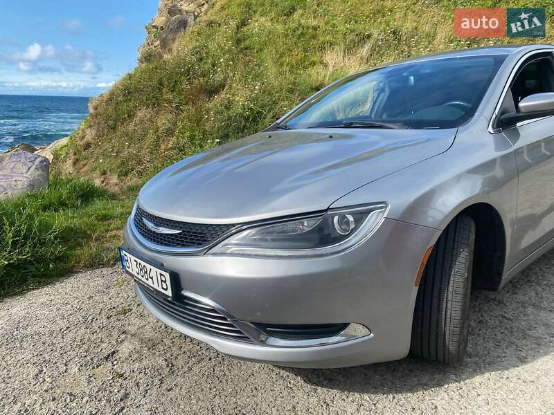 Седан Chrysler 200 2015 в Кременчуці