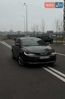 Седан Chrysler 200 2015 в Киеве