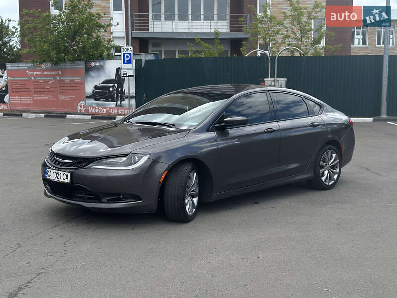Седан Chrysler 200 2015 в Киеве