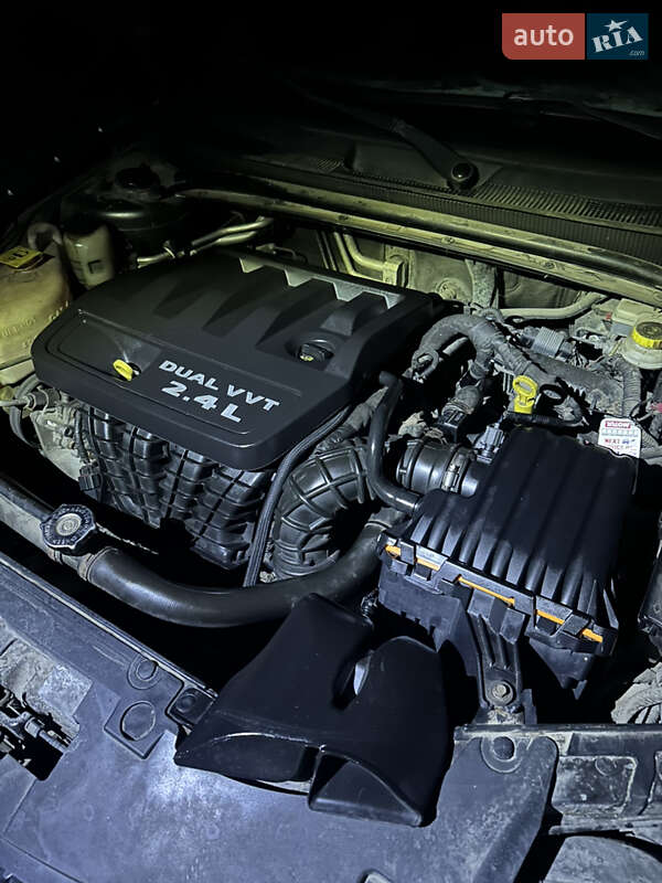 Седан Chrysler 200 2013 в Красном