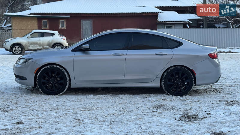 Седан Chrysler 200 2015 в Чернигове