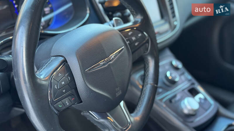 Седан Chrysler 200 2015 в Чернигове