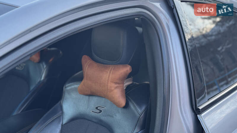 Седан Chrysler 200 2015 в Чернигове