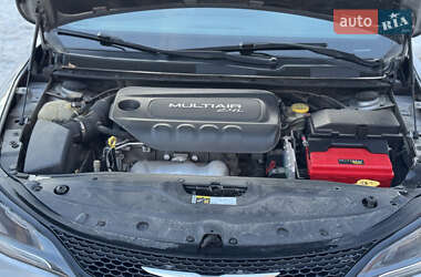 Седан Chrysler 200 2015 в Чернігові