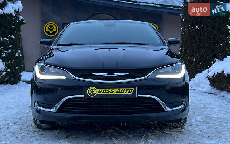 Седан Chrysler 200 2016 в Львове