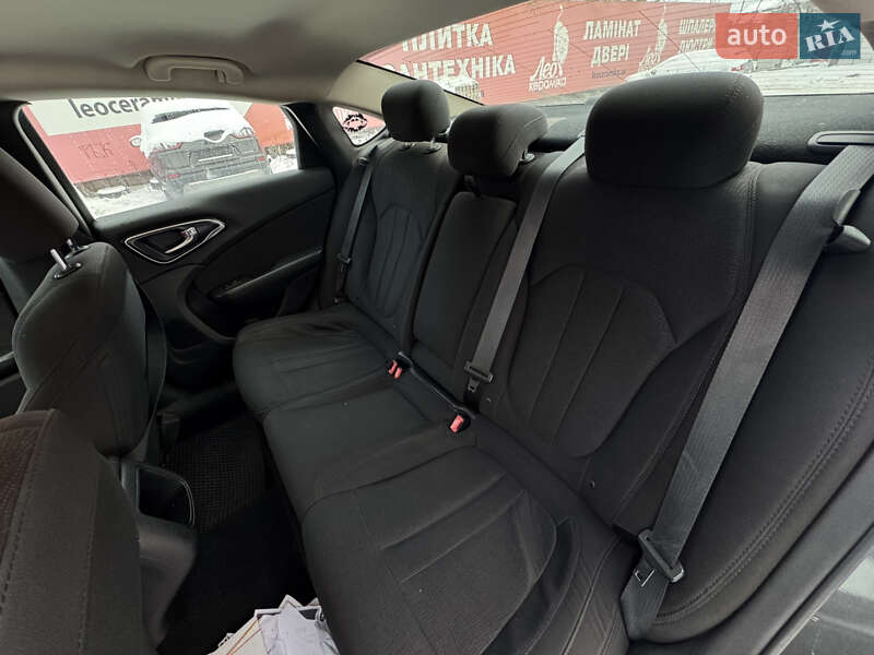 Седан Chrysler 200 2016 в Києві фото 9 Седан Chrysler 200 2016 в Києві
