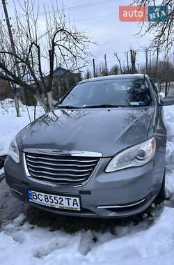 Седан Chrysler 200 2013 в Красному