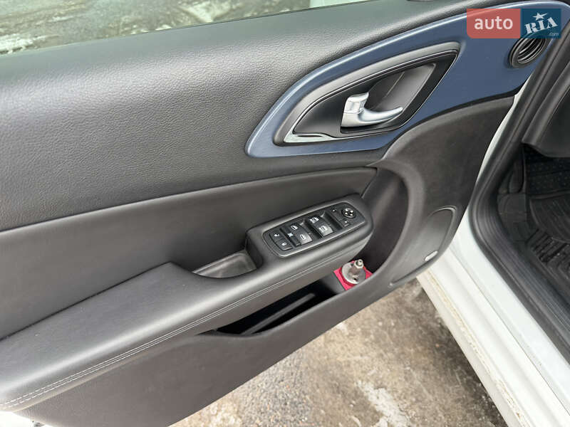 Седан Chrysler 200 2016 в Виннице фото 33 Седан Chrysler 200 2016 в Виннице