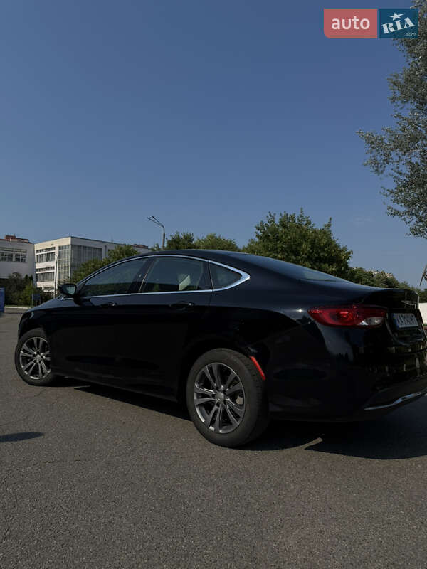 Седан Chrysler 200 2015 в Киеве