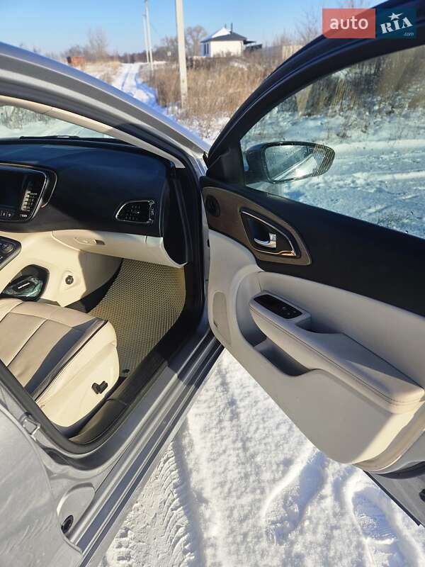 Седан Chrysler 200 2014 в Києві фото 17 Седан Chrysler 200 2014 в Києві