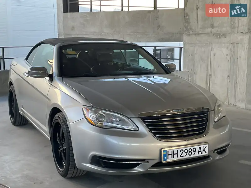 Chrysler 200 2012