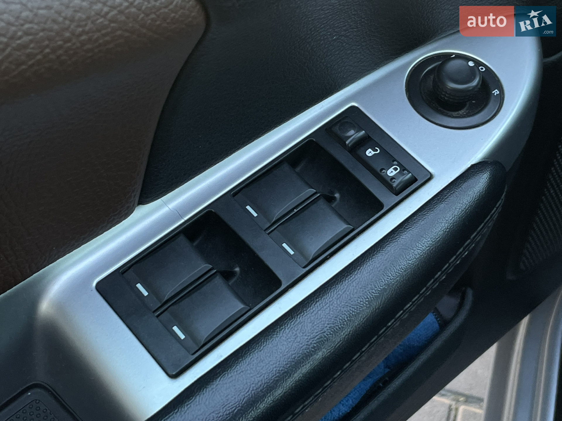 2012 Chrysler 200 - мініатюра 26