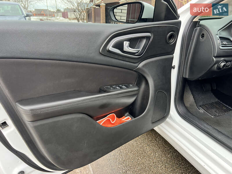 Седан Chrysler 200 2014 в Києві фото 12 Седан Chrysler 200 2014 в Києві