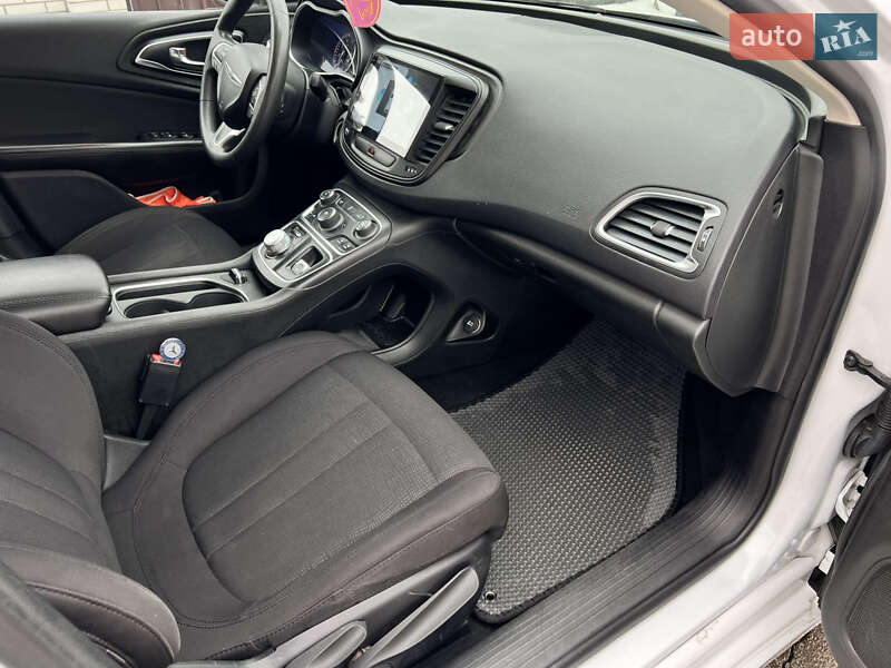 Седан Chrysler 200 2014 в Києві фото 16 Седан Chrysler 200 2014 в Києві