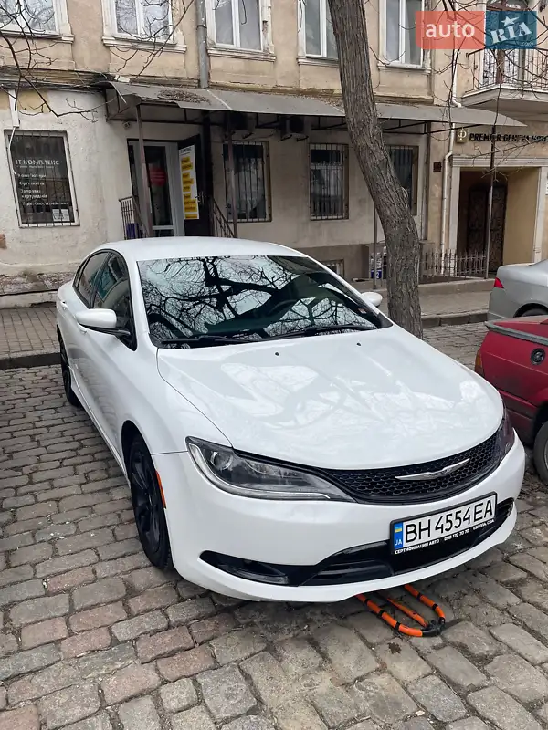 Chrysler 200