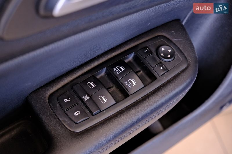 Седан Chrysler 200 2015 в Одесі