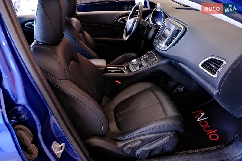 Седан Chrysler 200 2015 в Одесі