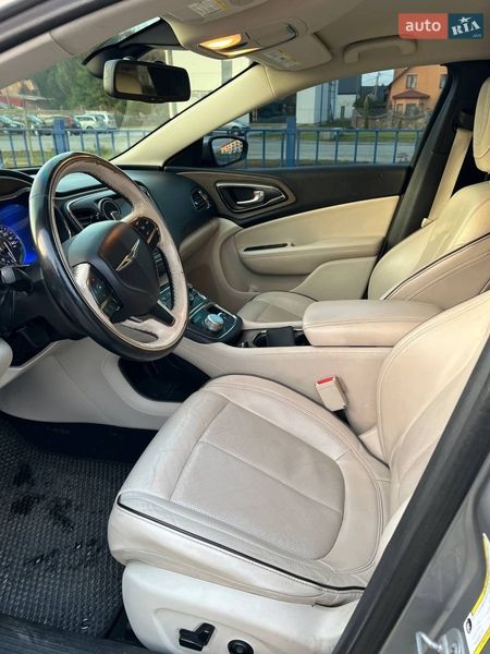 Седан Chrysler 200 2014 в Славуті