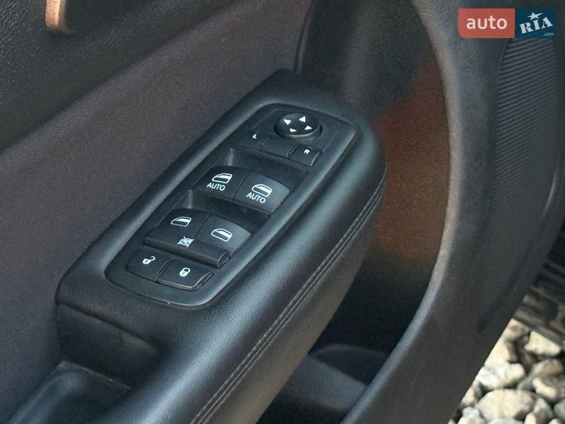 Седан Chrysler 200 2014 в Виннице