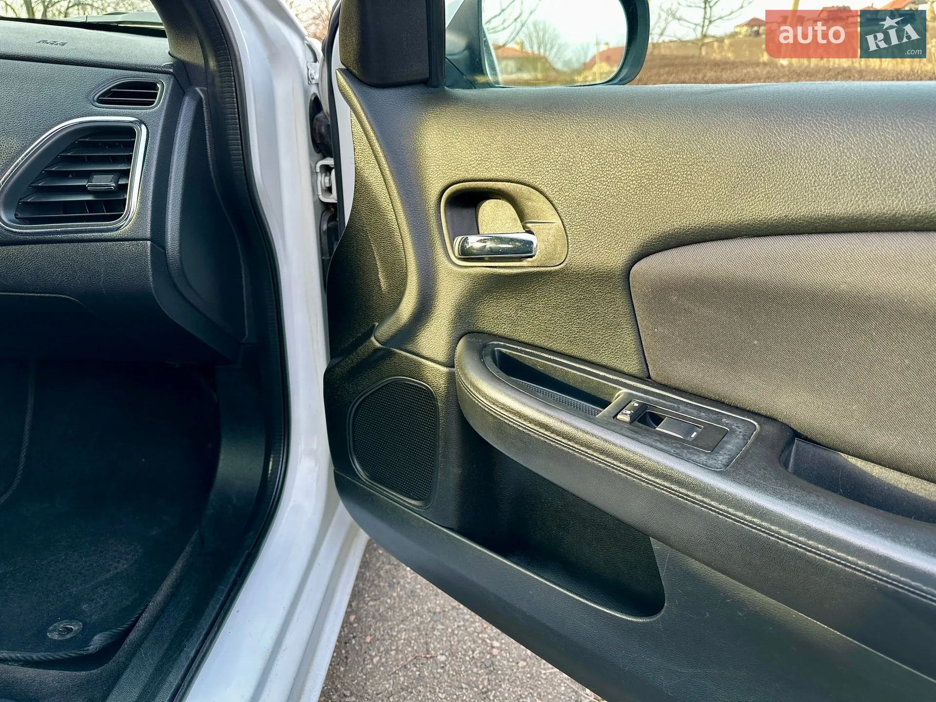 2014 Chrysler 200 - мініатюра 14