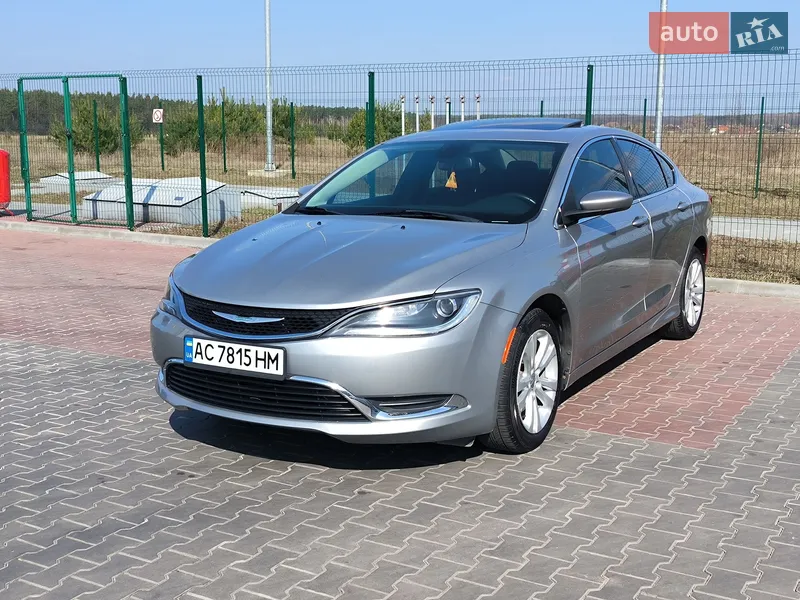 Chrysler 200