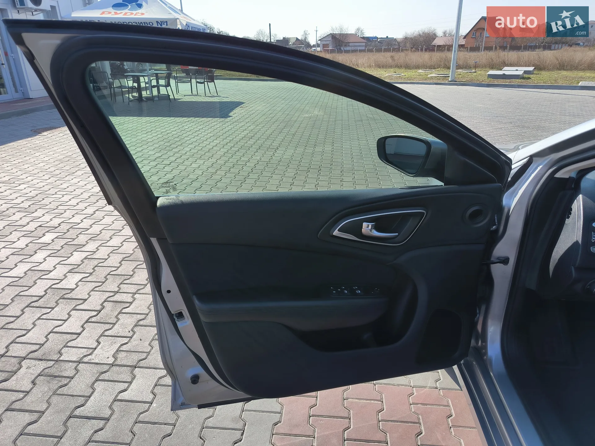 2015 Chrysler 200 - мініатюра 8