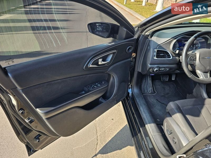 Седан Chrysler 200 2015 в Киеве фото 29 Седан Chrysler 200 2015 в Киеве