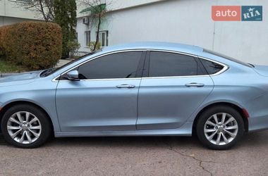 Седан Chrysler 200 2015 в Обухові