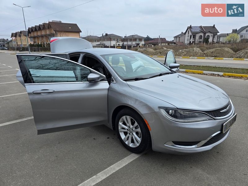 Седан Chrysler 200 2016 в Киеве