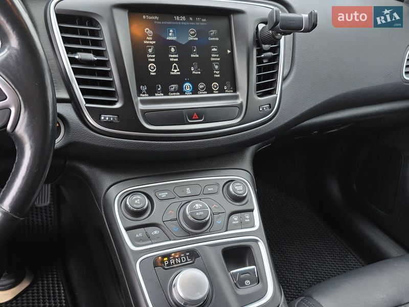 Седан Chrysler 200 2016 в Киеве