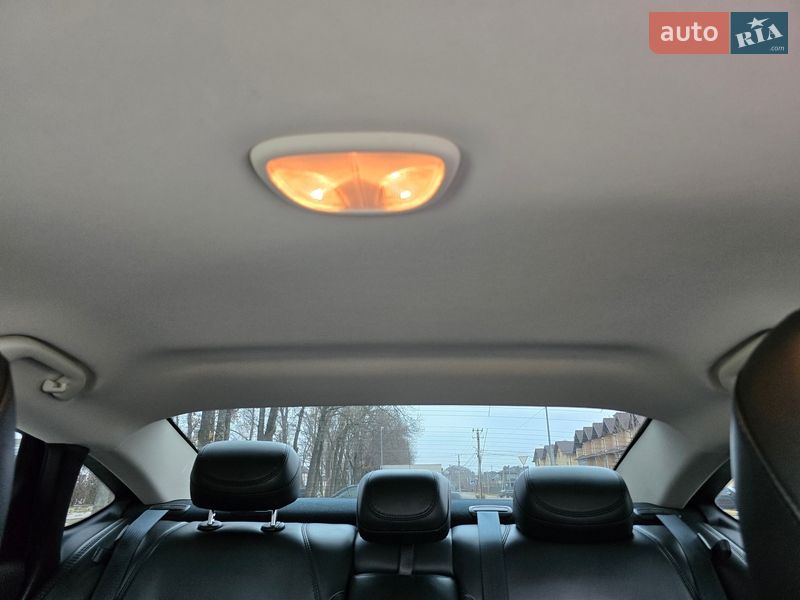 Седан Chrysler 200 2016 в Киеве