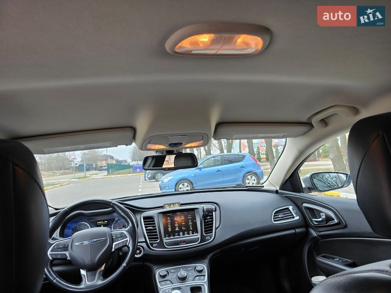 Седан Chrysler 200 2016 в Киеве